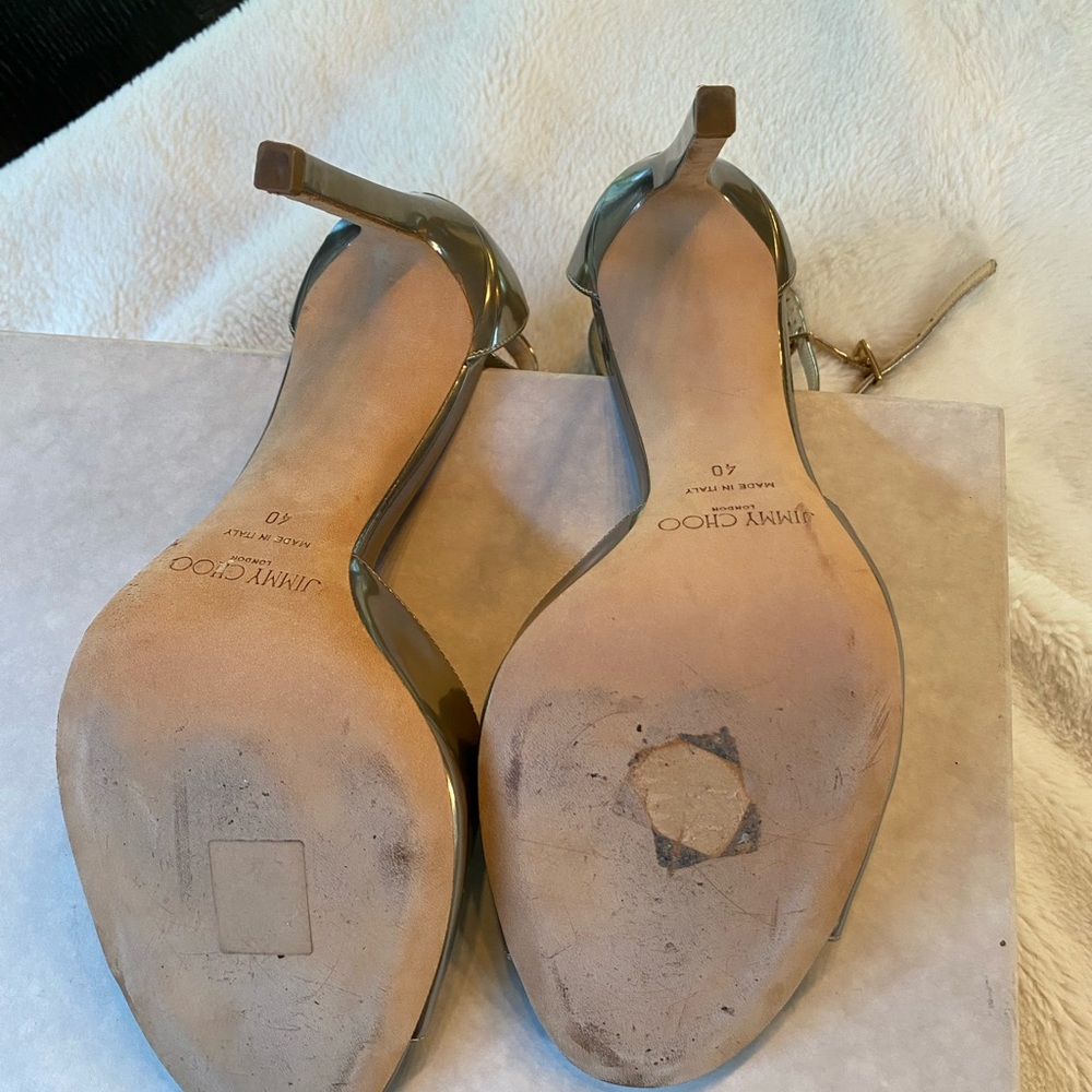 Jimmy choo vinyl heels Sandals women
Size 8.5
39 - Picture 4 of 4